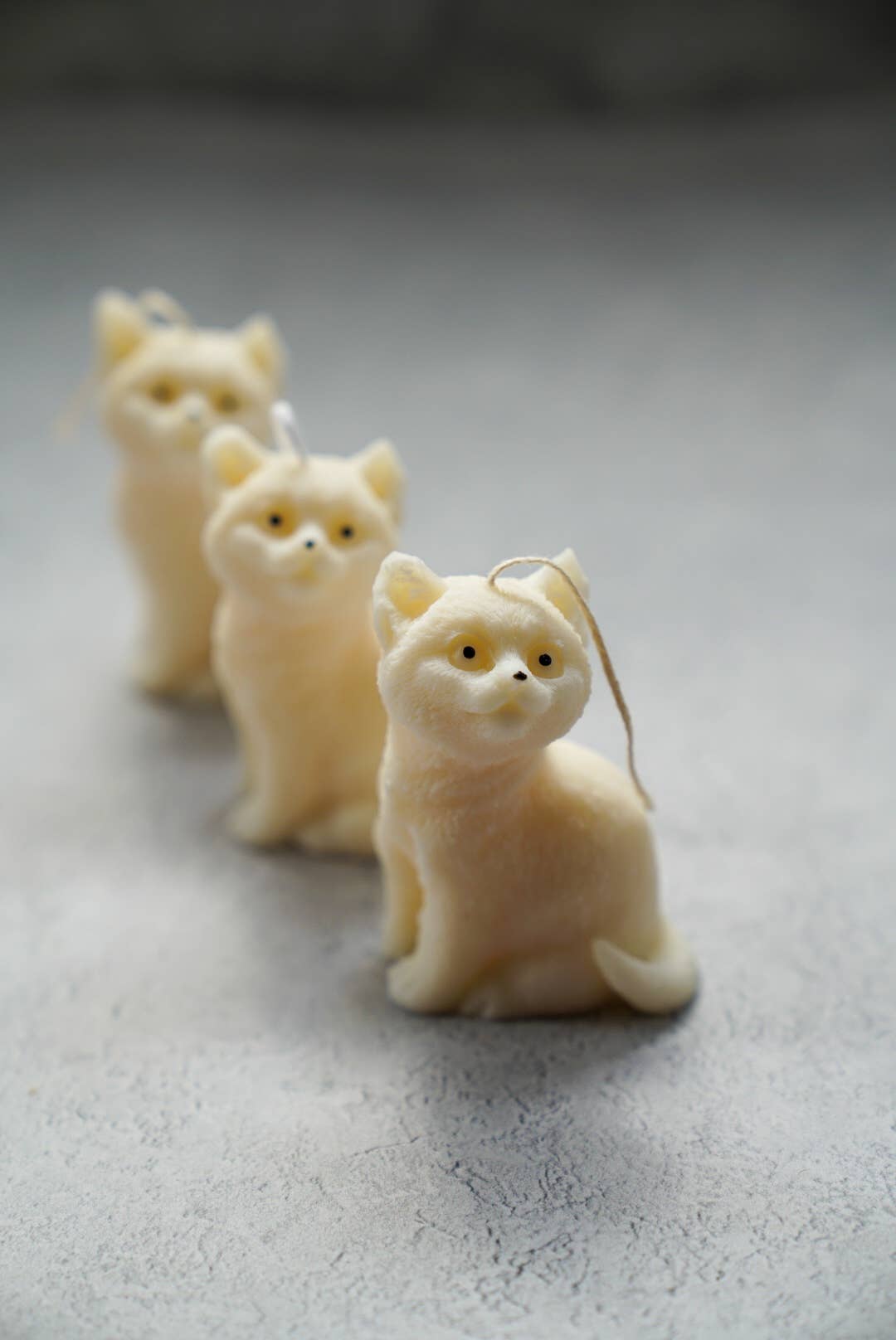 Standing Cat Candle - Cute Kitten Soy Wax Candle -Home Decor: Ivory / Fresh Linen