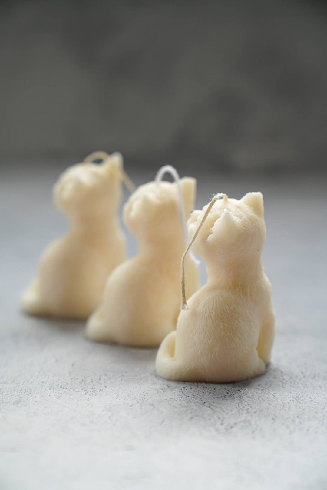 Standing Cat Candle - Cute Kitten Soy Wax Candle -Home Decor: Ivory / Fresh Linen