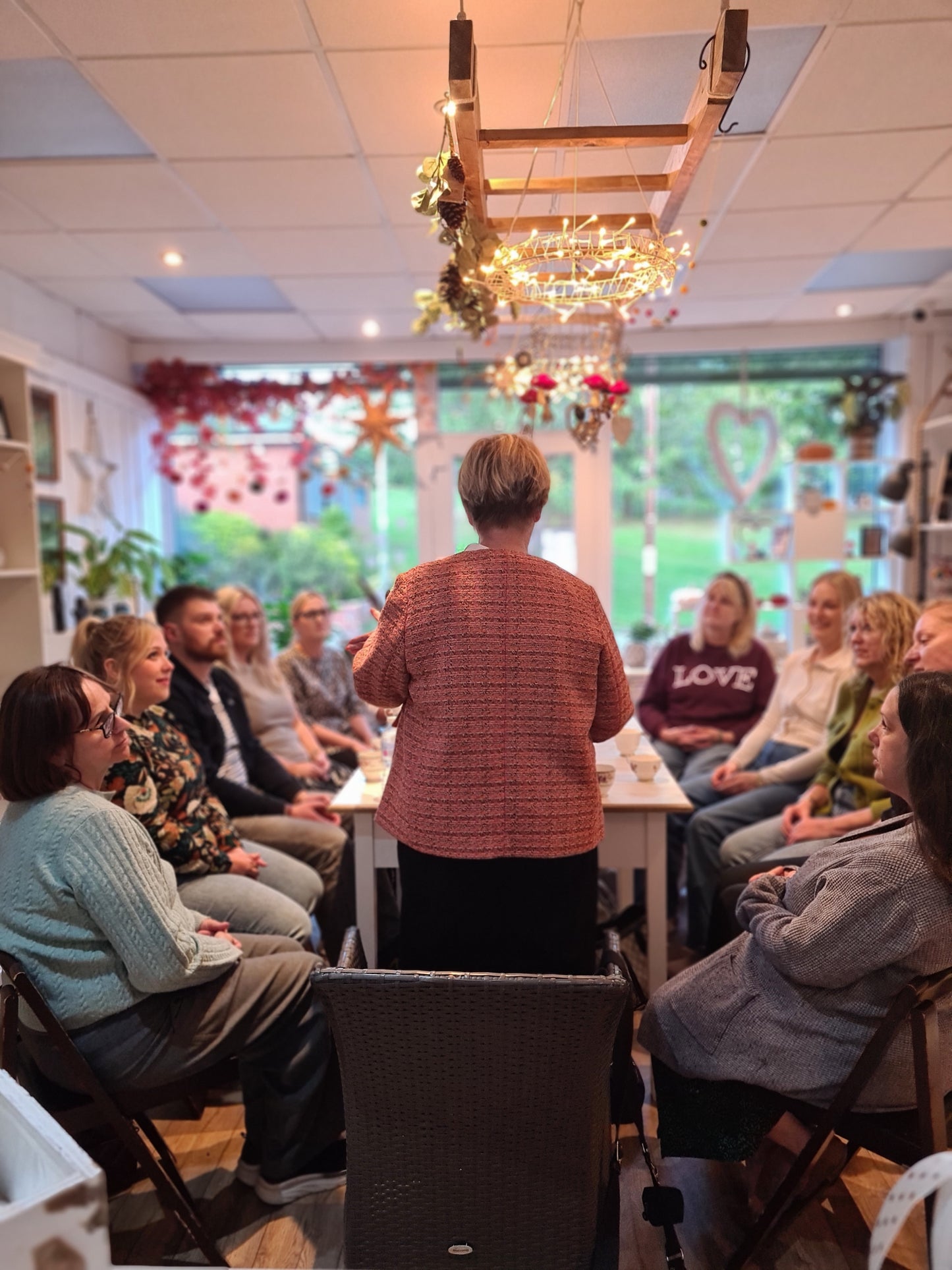 Mediumship Evening with Jo Nettleton 23.12.25 6:30pm- 9:30pm