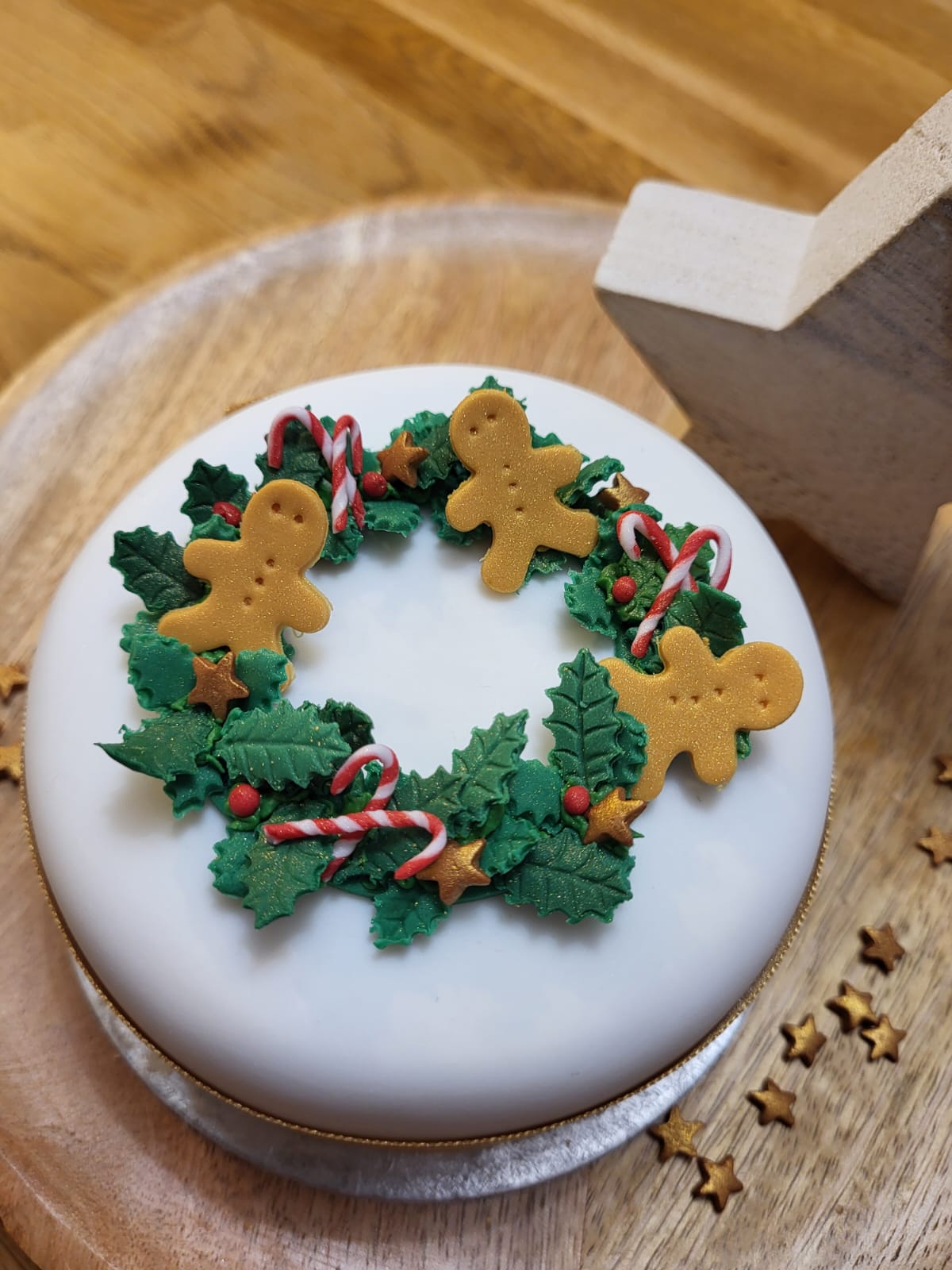 Decorate a Mini Christmas Cake Tuesday 9th December 6pm - 8pm