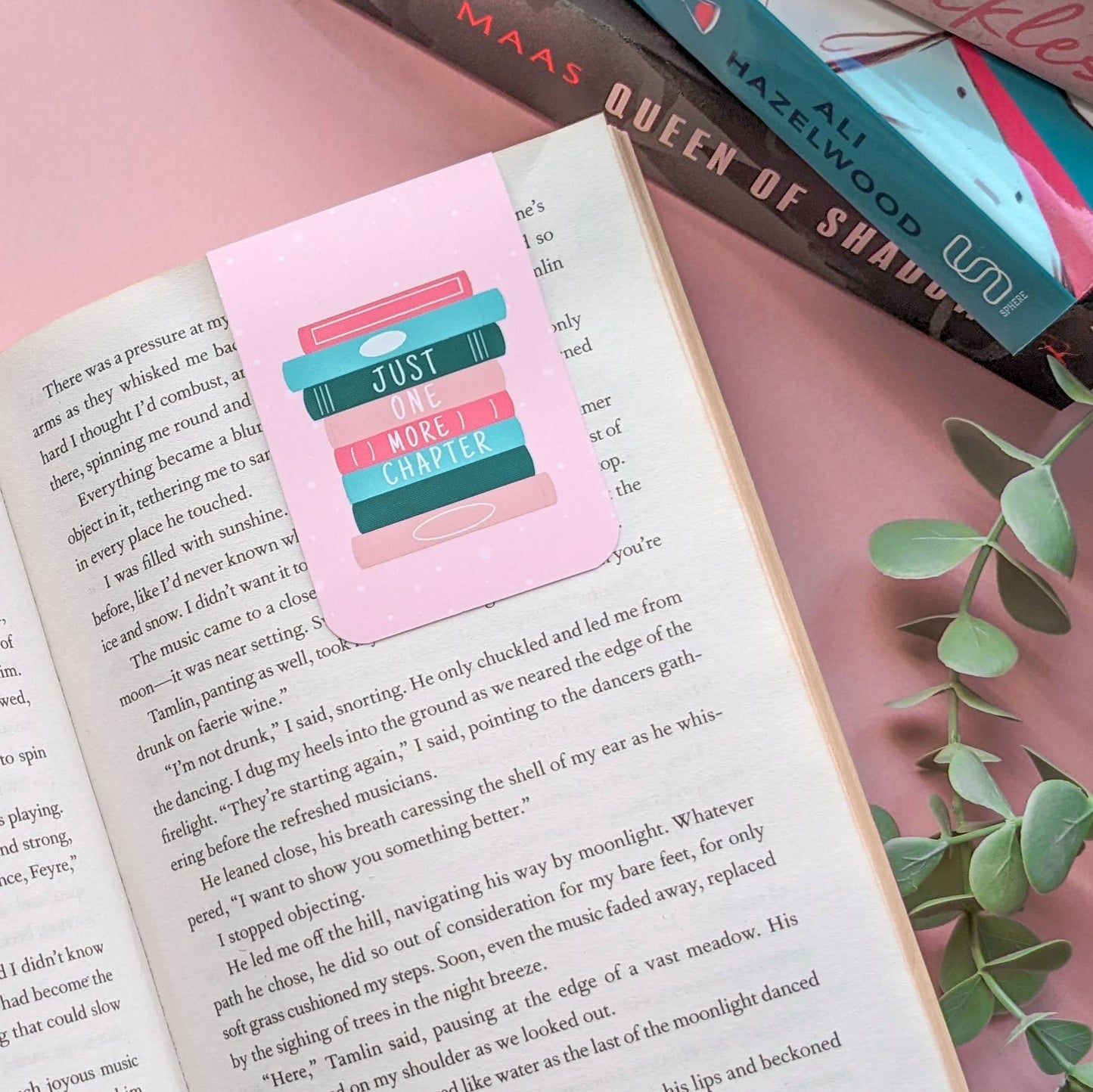 'Just One More Chapter' Magnetic Bookmark