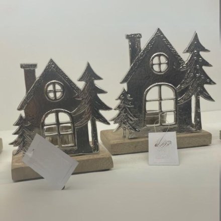 Decorative House On Wood Base, 15cm