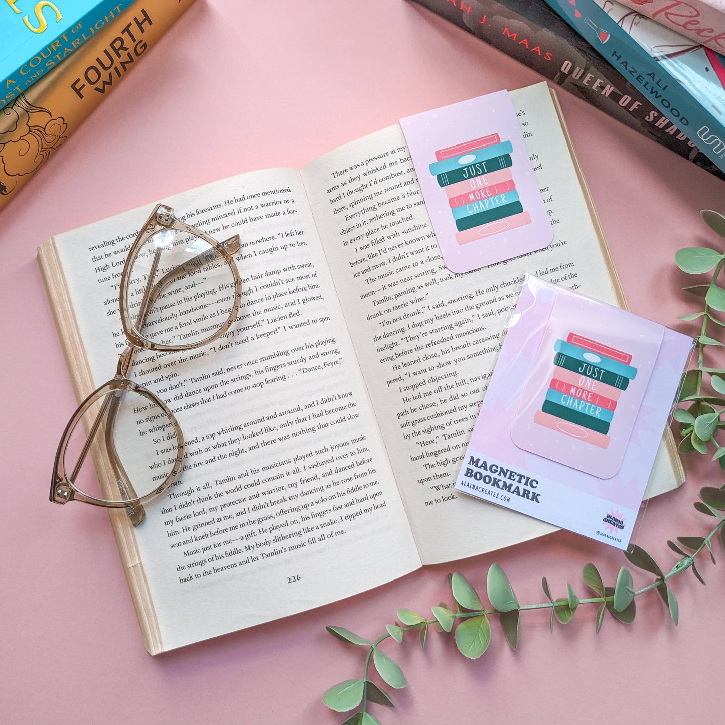 'Just One More Chapter' Magnetic Bookmark