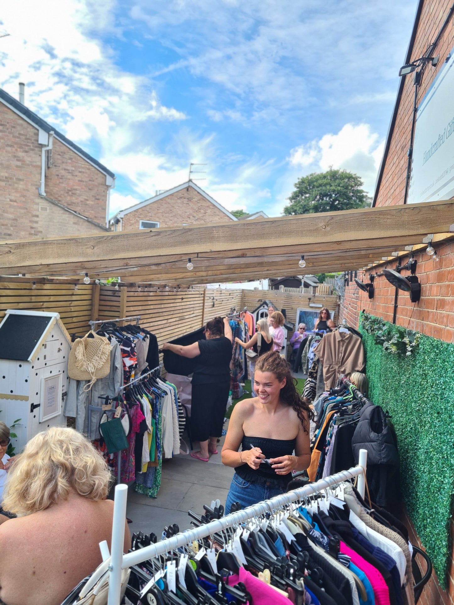 SELLER SPACE - Pop Up Clothes Sale - Polka Dott Garden