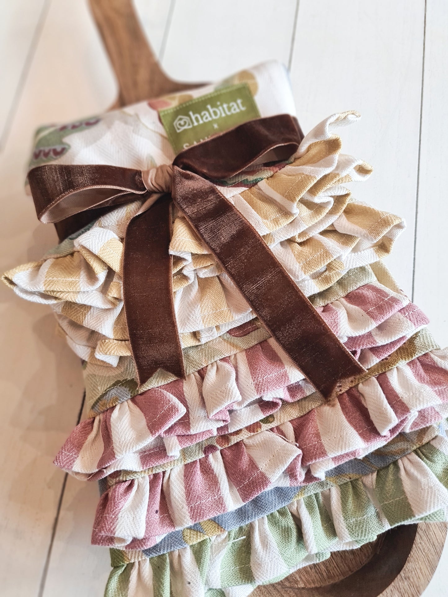 Serving Board and Set of 3 tea towels