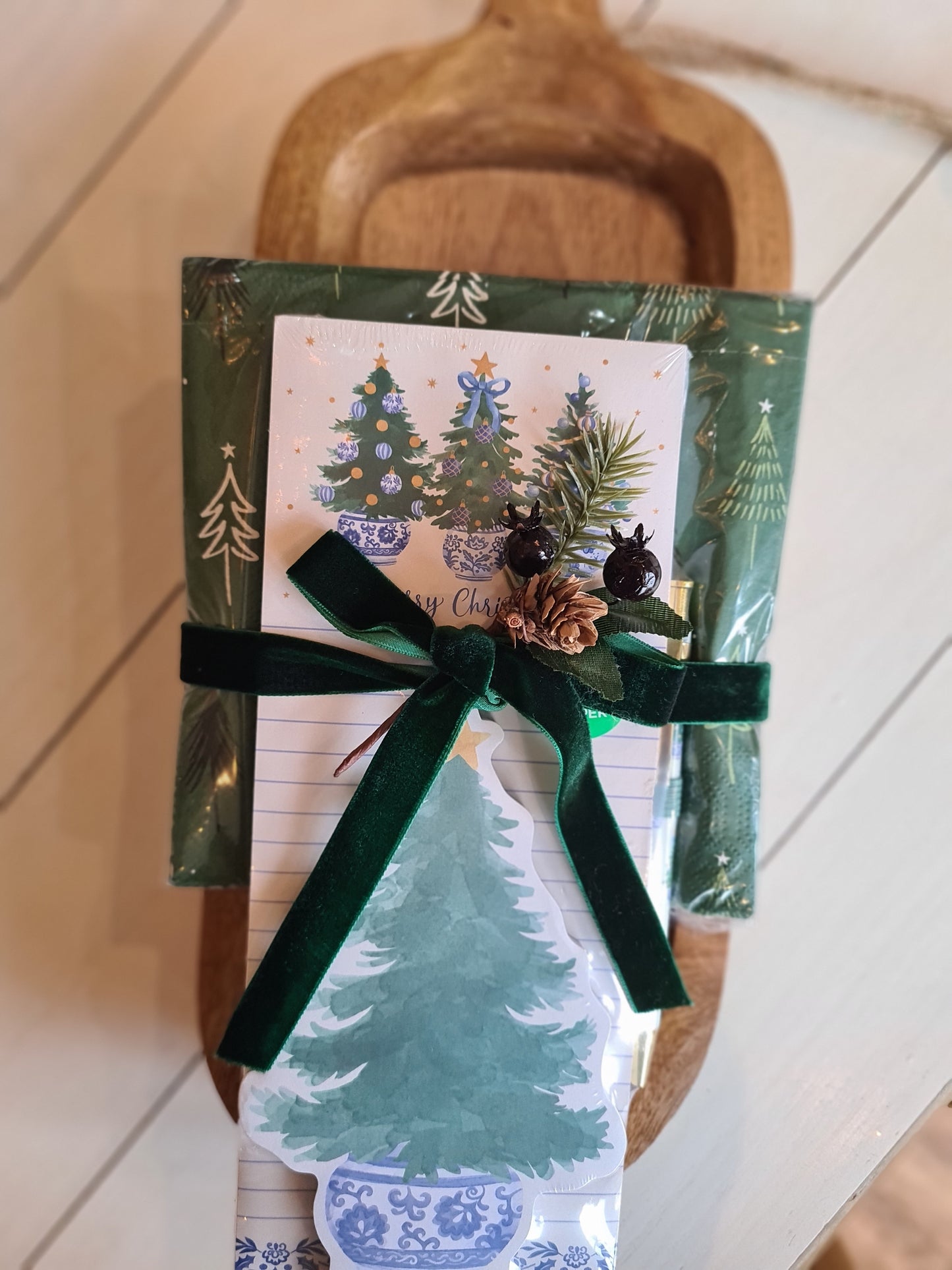 Serving Board, note pad and a pack of festive napkins